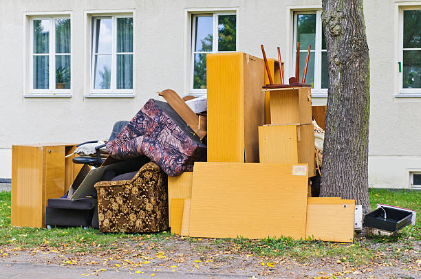 Best Construction Debris Removal  in Clinton, MI